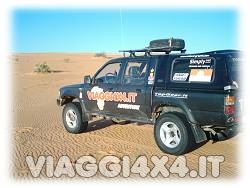 Pick-up Toyota Hilux Viaggi 4x4 equipaggiati con pneumatici equipaggiati Insa Turbo